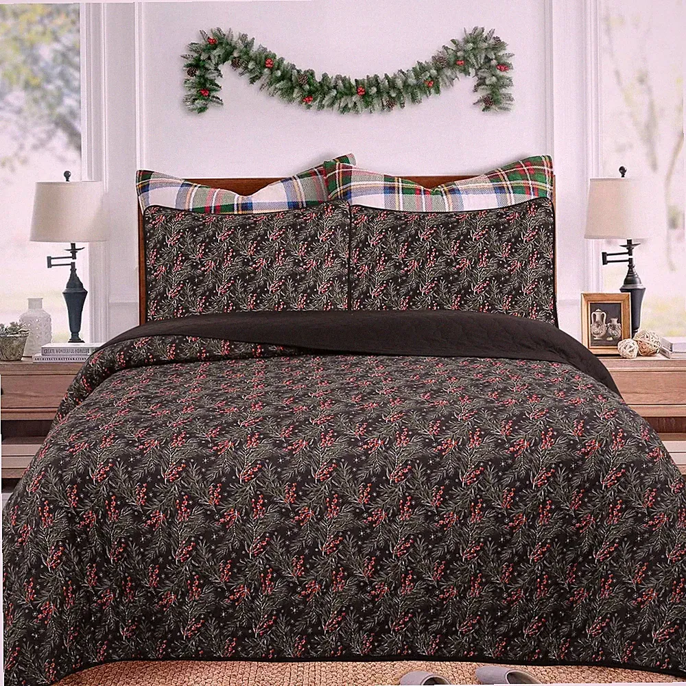 3 Pcs Festive Christmas Holly Berry & Tree Quilt Bedspread Set – Holiday Bedding