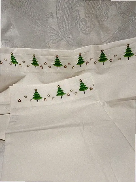L.L Bean embroidered Pine tree standard 2 cotton pillowcases